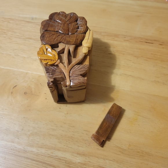 Handcrafted Wooden Flower Shape Secret Keepsake Puzzle Box - Picture 2 of 4